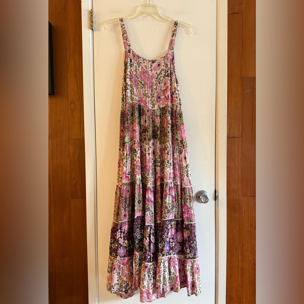 Spell and The Gypsy Desert Daisy Maxi Dress in Floral Lilac Crochet - Picture 5 of 11
